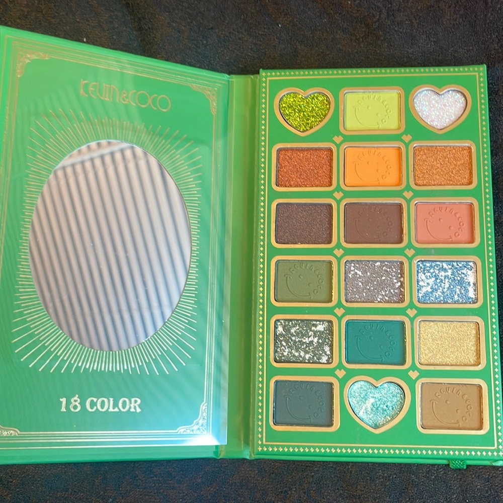 Kevin and Coco 18 color eyeshadow